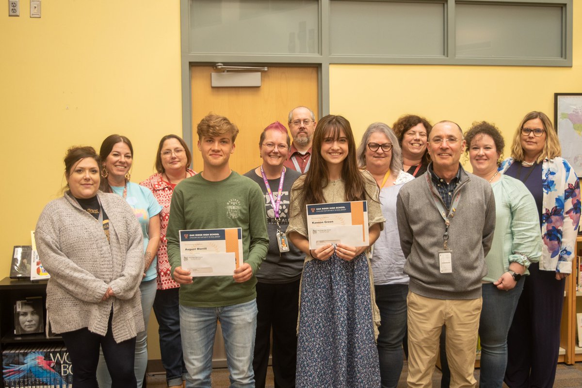 Congratulations to the two winners of this year’s $500 English Department Scholarships: Gus Morrill and Kannon Green. Both wrote eloquently about the dual power of words to do both great good and also great harm. 👏