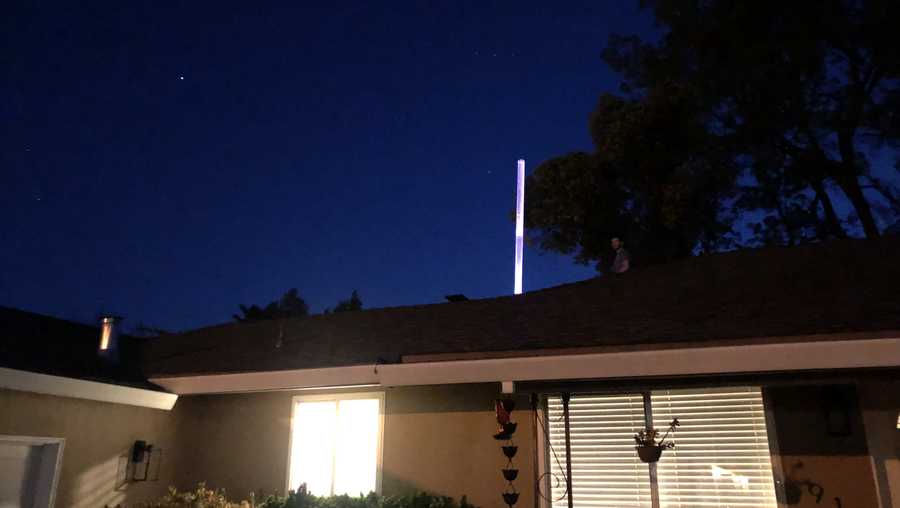 kcranews's tweet photo. Light the mini-beam! Or the garage! Or the whole house! Our viewers are sharing their #PlayoffPride for the Kings. See all the looks >> https://t.co/ANSvBrPSKz https://t.co/XUCbj1ckHK