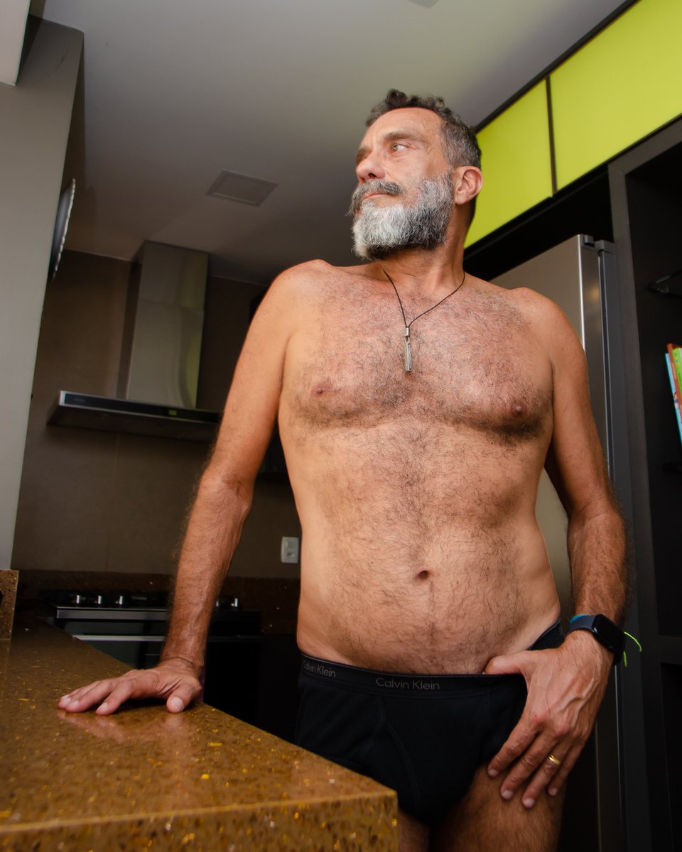 foconourso's tweet photo. Já podem conferir o ensaio do Marcos no nosso Instagram, pessoal. Aproveita e se inscreve no nosso canal do YouTube para ver os bastidores. 
#FocoNoUrso #Urso #GayBear https://t.co/W3VqJ8B7wA