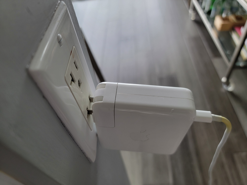 eLocal's tweet image. How many #electrical outlets you need per room depends on the room's function, size and how many appliances you need to plug in. 🔌 🔌 🔌 

Learn how man #ElectricalOutlets your house should have to stay up to code and, well, *current* ⚡ ⚡ ⚡: elocal.com/resources/home…

#elocal