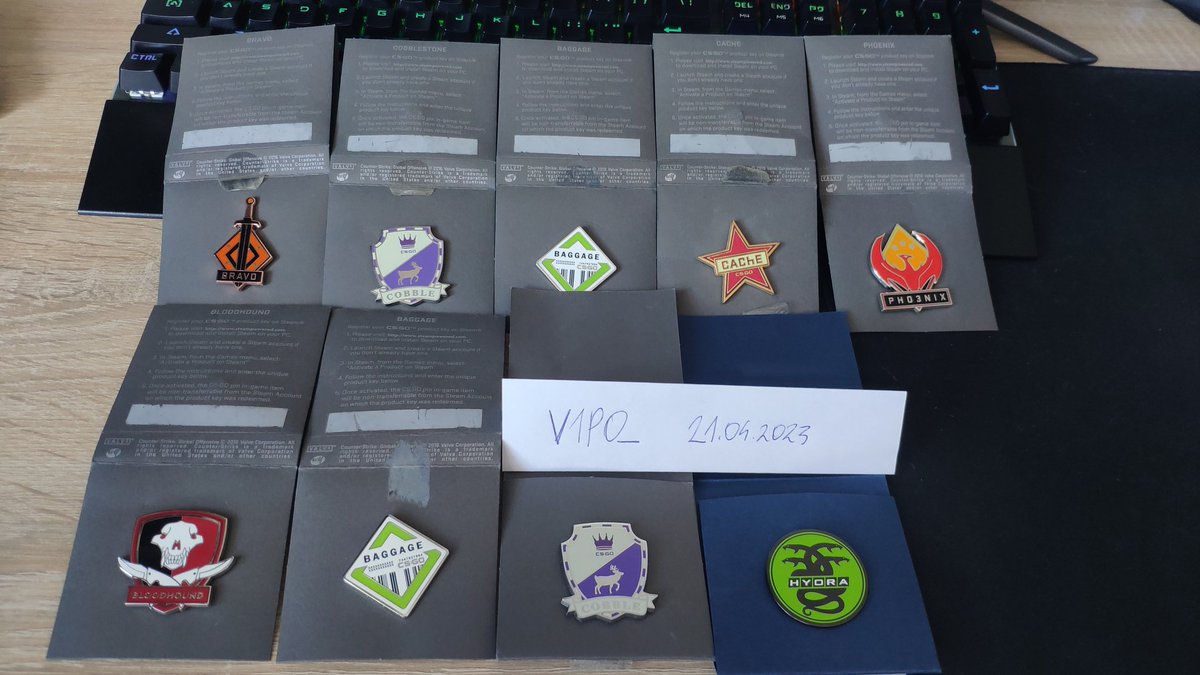 Vipo428's tweet photo. Still have csgo genuine pins for sale. First photo pins with codes, secend only physical. 
DM on Twitter or steam(link on profile) 
Uppppp
(Bumps + retweets, random pin for u after sell all) GL

#csgopin #genuinepin #genuinecs #cspin #genuinepins #cspins #csgopins https://t.co/EiD0TSu5gc