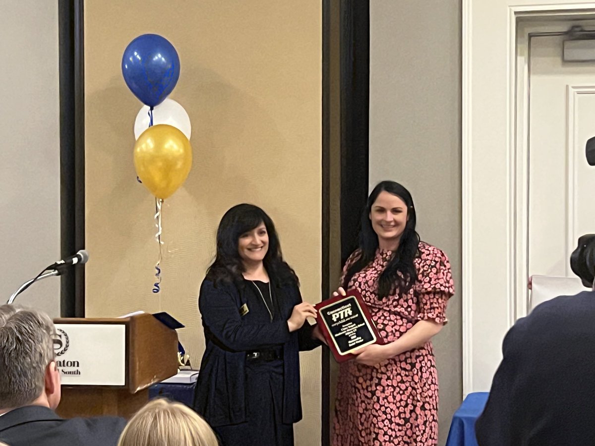 Mrs. Krois tweet media