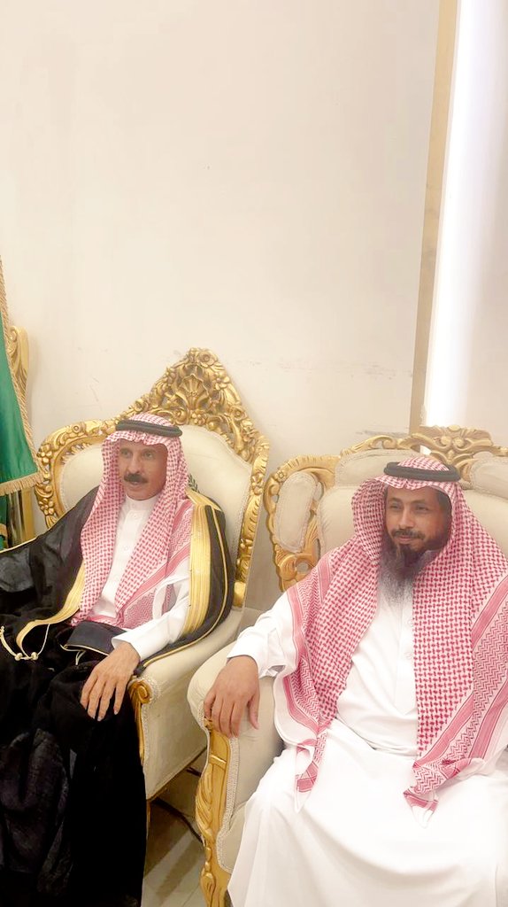 Zaidalenzi11's tweet photo. أفراح العرجون
محمد بن مناور الخلب المطرفي
مع الشيخ عطا الله بن حماد العرجون
#المصاربه_المانع #السبعه #عنزه https://t.co/eQm5ZA5O9z