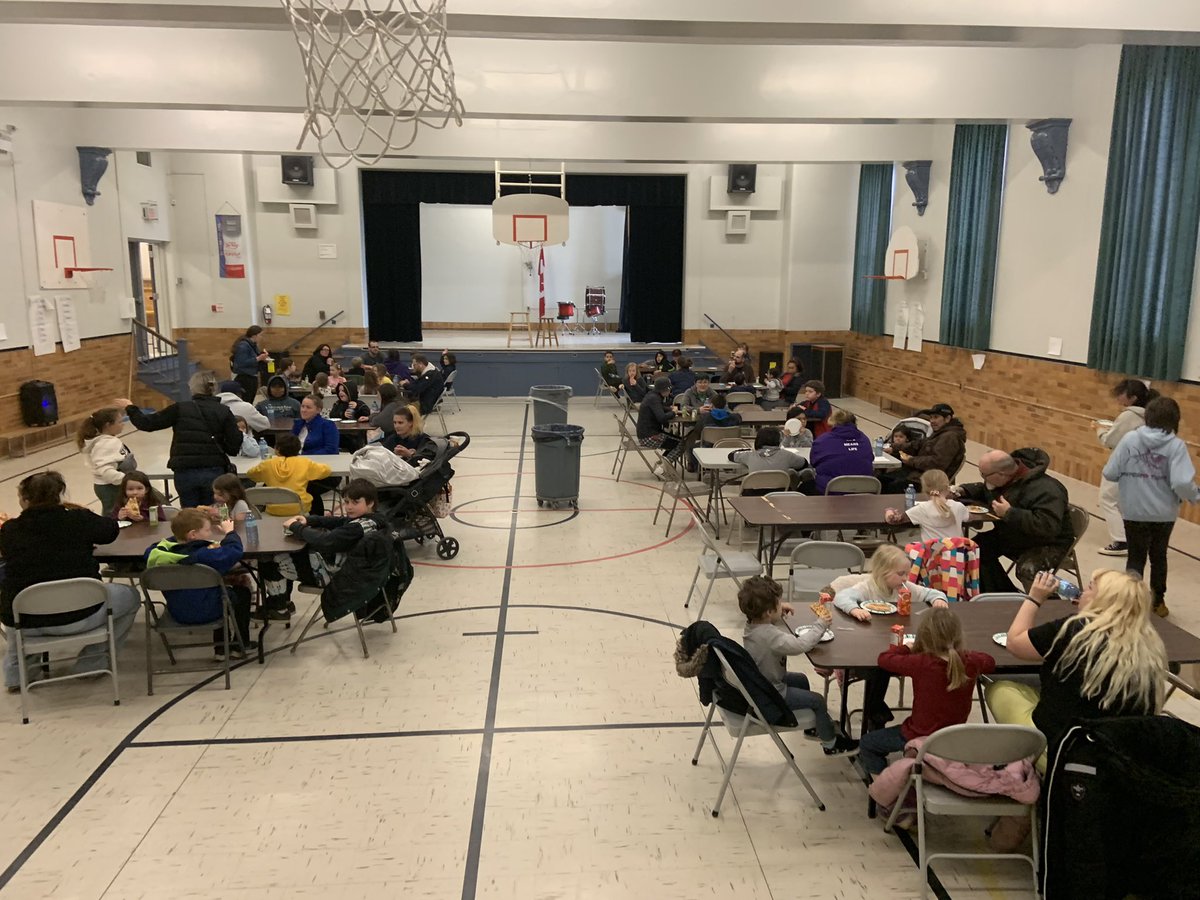Art/Literacy Night at Ealing was so much fun! Our community came together for some engaging and fun activities! Thank you Ealing staff for being so awesome! <a href="/EalingSchool/">EalingSchool</a> <a href="/ThamesValleyPIC/">TVPIC</a>