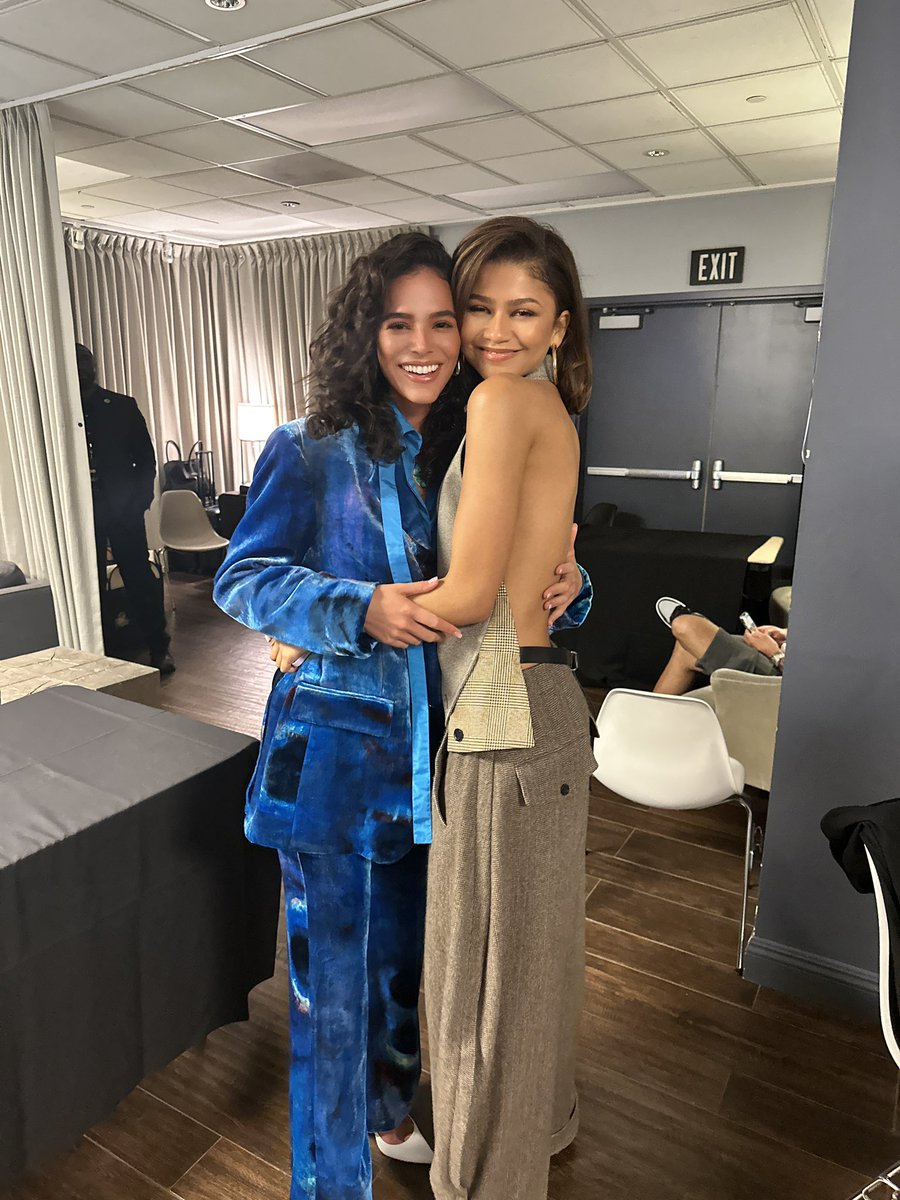 BruMarquezine tweet picture