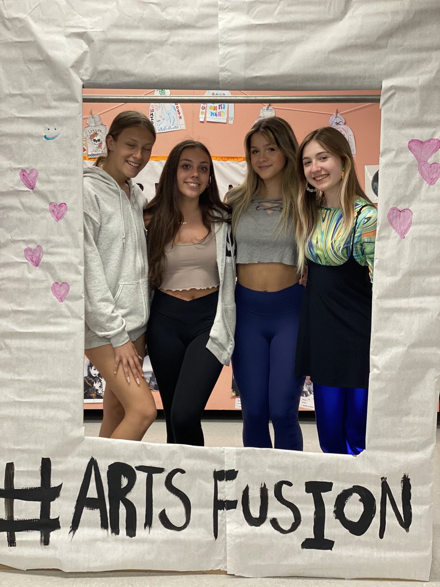 northhanson's tweet photo. Loved celebrating all of our Midd North artists and designers today! Your creativity &amp; craftsmanship is outstanding! #wearemiddnorth https://t.co/KvU80OQRLI