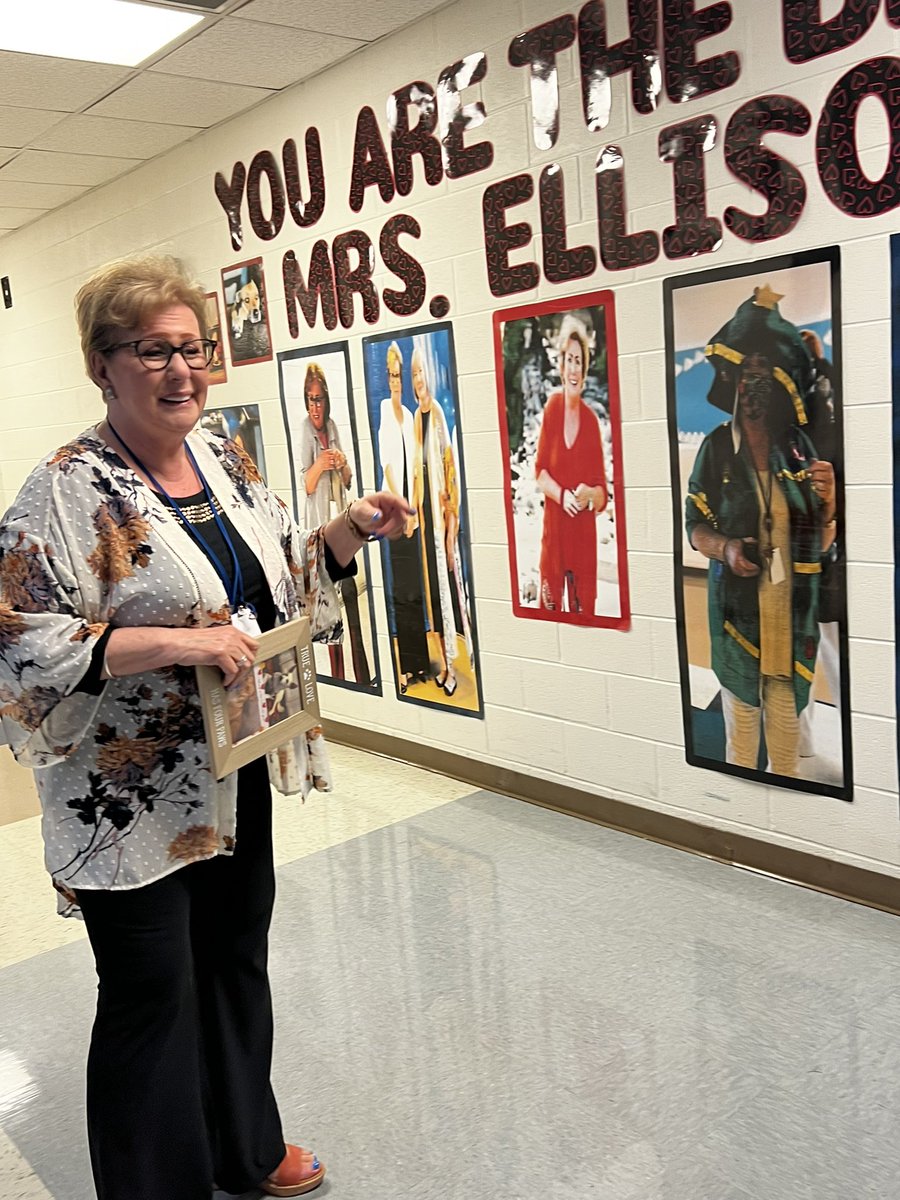 kennedycurryms's tweet photo. Happy Administrative Professionals Day to our rockstar and office manager, Debbie Ellison!!!! Thank you for everything that you do on our campus to keep us running smoothly and efficiently! @TeamDallasISD @DallasISDLeads @LEAD_DallasISD https://t.co/LF9OUVv70l