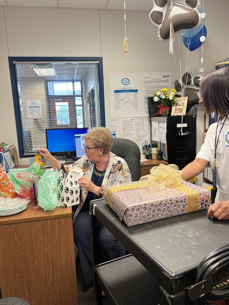 kennedycurryms's tweet photo. Happy Administrative Professionals Day to our rockstar and office manager, Debbie Ellison!!!! Thank you for everything that you do on our campus to keep us running smoothly and efficiently! @TeamDallasISD @DallasISDLeads @LEAD_DallasISD https://t.co/LF9OUVv70l