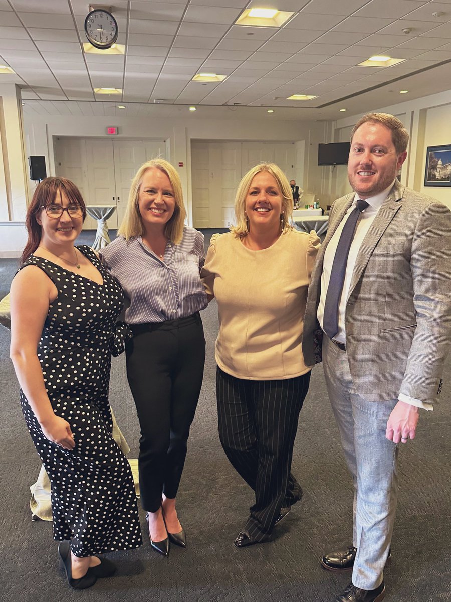 Ronna Hauser tweet media