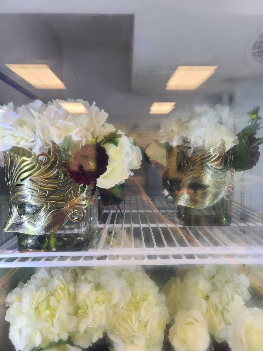 LonghornStems's tweet photo. Great day for Prom Arrangements! #FlowerPower #WeAreGR @GRFFASchroeder @WeAreGRHS https://t.co/pgviyxzvQs