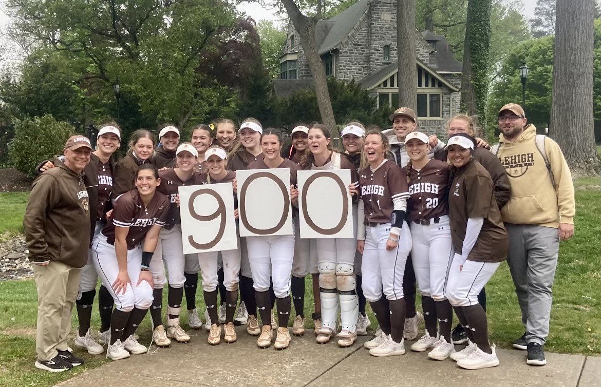 Super proud of my dad <a href="/frantroyan/">@frantroyan</a> on tabbing win #900 today! No one else I’d rather coach with 🤎🥎💯 #Goated <a href="/lehighsoftball/">Lehigh Softball</a> <a href="/NCAASoftball/">NCAA Softball</a>