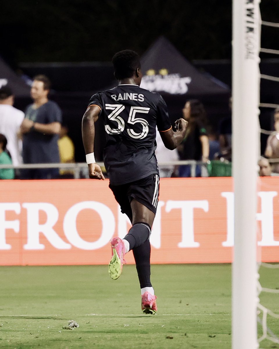 HoustonDynamo's tweet photo. Raines giving H-Town the lead 🔥

#HoldItDown https://t.co/JDLK0BJgoU