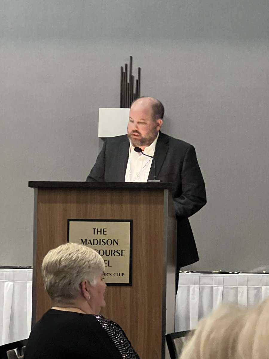 WASDA President Nick Ouellette kicks off WASDA Annual Educational Conference at the Recognition Banquet. We are happy to recognize retirees, years of service & special award winners tonite. #WASDA2023