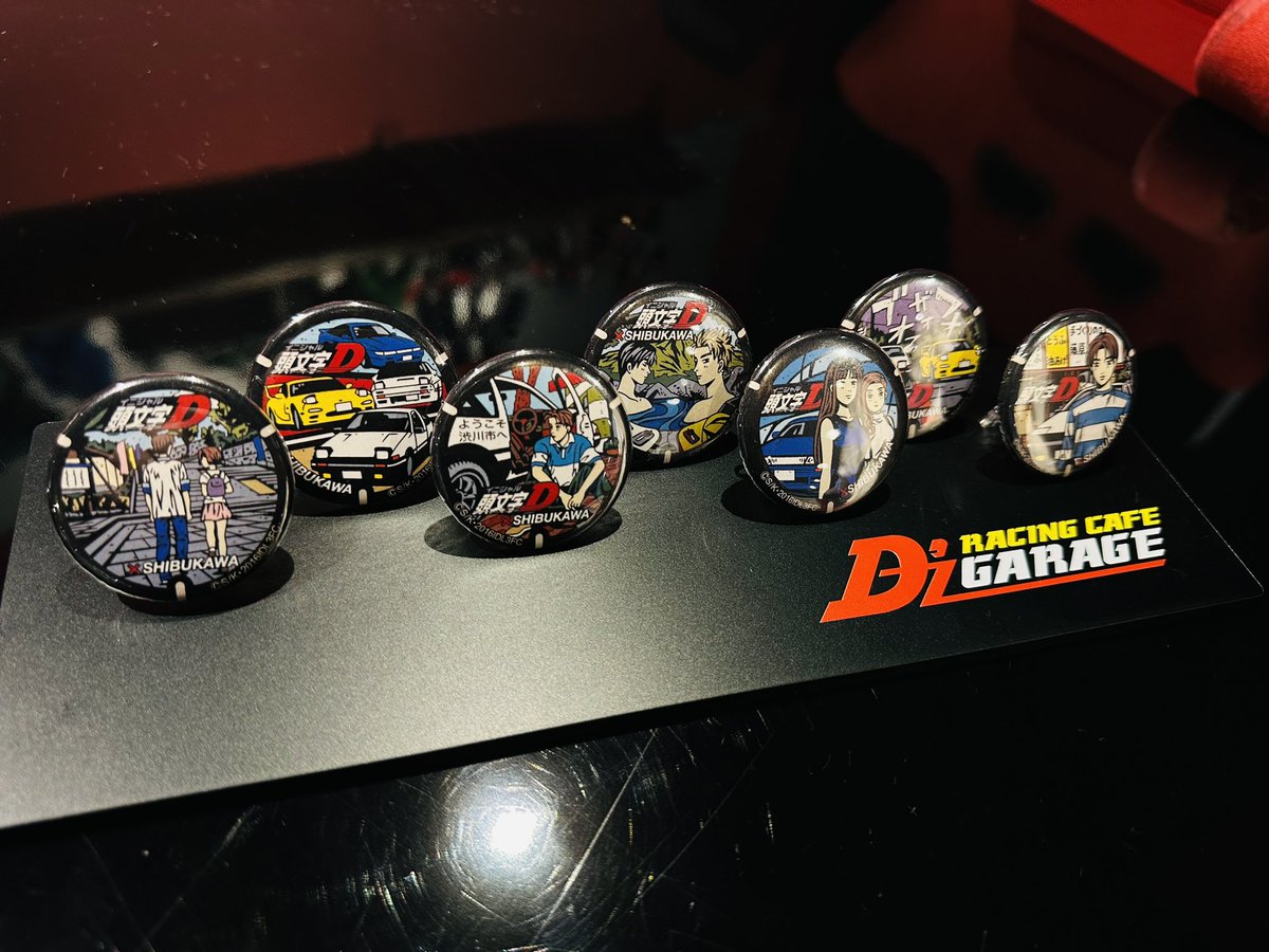 お待たせしていた頭文字D缶バッチ 何とか29日(土)から販売出来そうです
