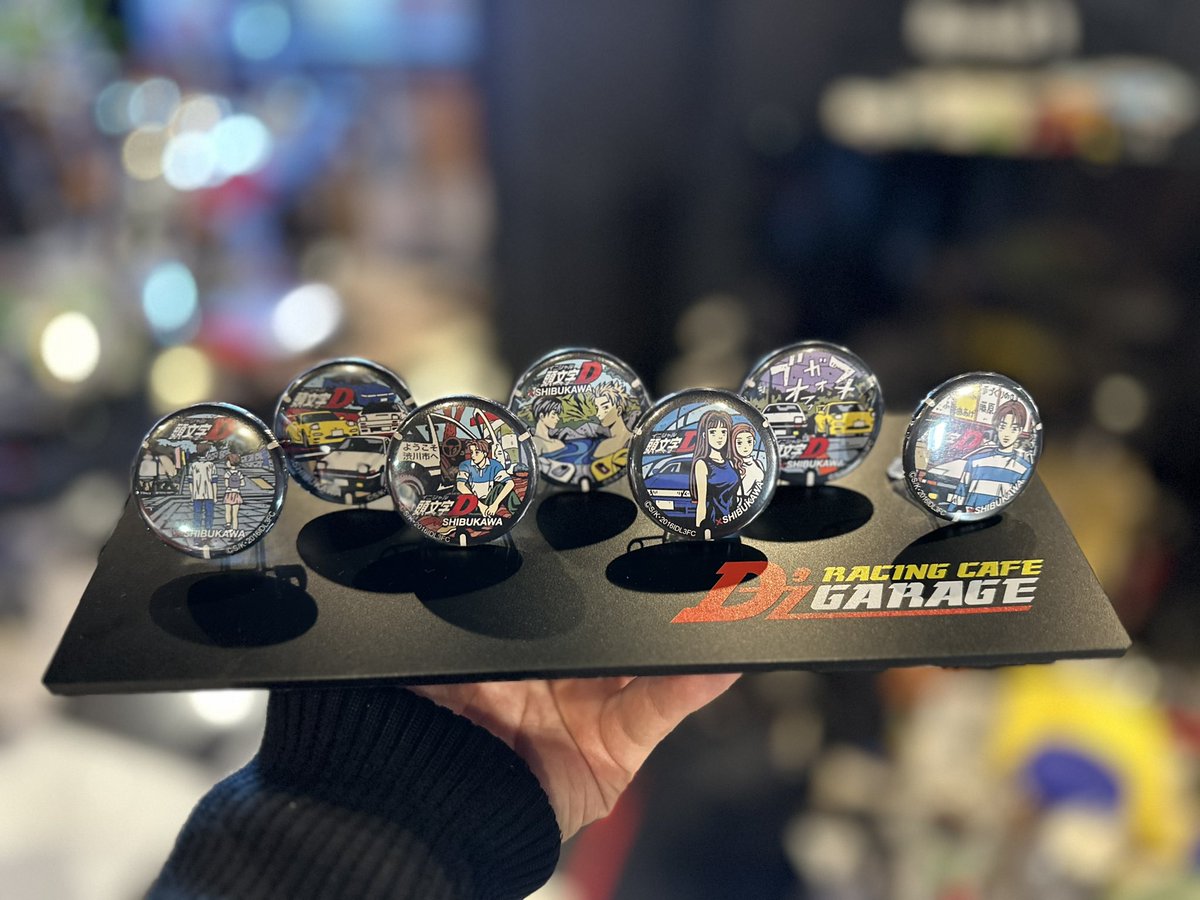 お待たせしていた頭文字D缶バッチ 何とか29日(土)から販売出来そうです