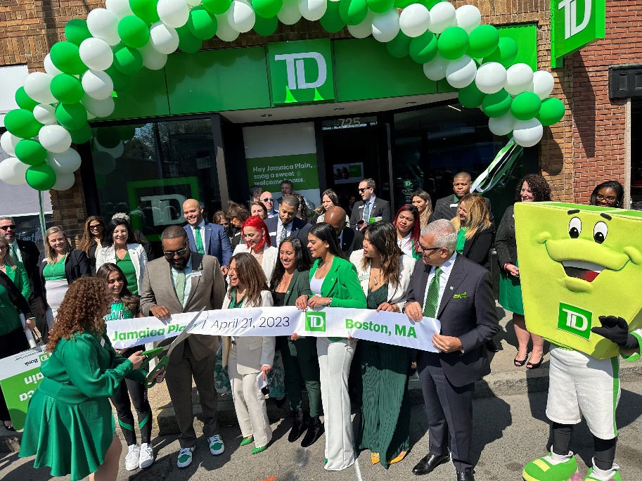 02130News's tweet photo. ICYMI: @TDBank_US opened its new branch in JP https://t.co/W8WCEQsiWg