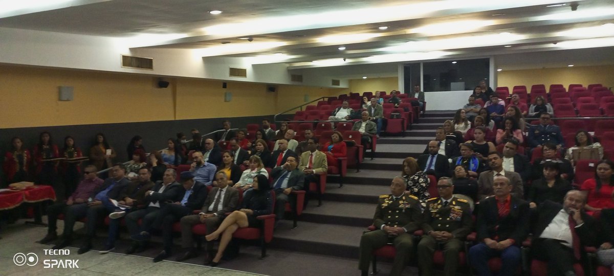 iaesen_umbv's tweet photo. #26Abr En la @umbv_einf se realizó la entrega de Certificados del Programa de Perfeccionamiento Profesional en Defensa Integral de la Nación a los funcionarios de la @Asamblea_Ven adscritos a la Comisión Permanente de Seguridad y Defensa Presidida por el GJ. Dip. @GeneralPueblo https://t.co/Vo9gl49A3I