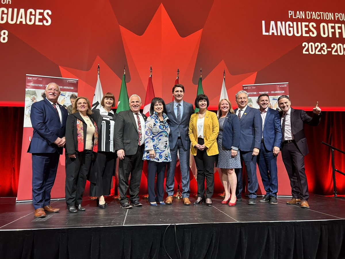 MCMorin27's tweet photo. Journée importante avec le lancement du Plan d’action #languesofficielles 2023-28. Plusieurs belles occasions de développer le secteur des arts et de la culture en #francan s’y trouvent. Merci au PM @JustinTrudeau, à @GinettePT et collègues pour le travail. La collabo continue! https://t.co/KvqUZDoM6r