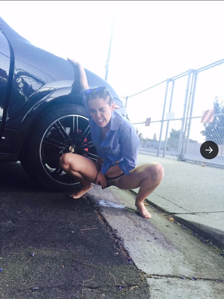 CosteaAnisca's tweet photo. Miley Cirrus pee https://t.co/4krEmoAMb6
