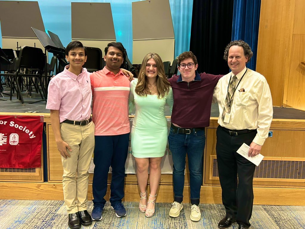 Congratulations to the newly inducted members of the Bethpage HS Tri-M Music Honor Society! @principalBUFSD @Ms_Kovacs_Music @BethpageUFSD @NAfME