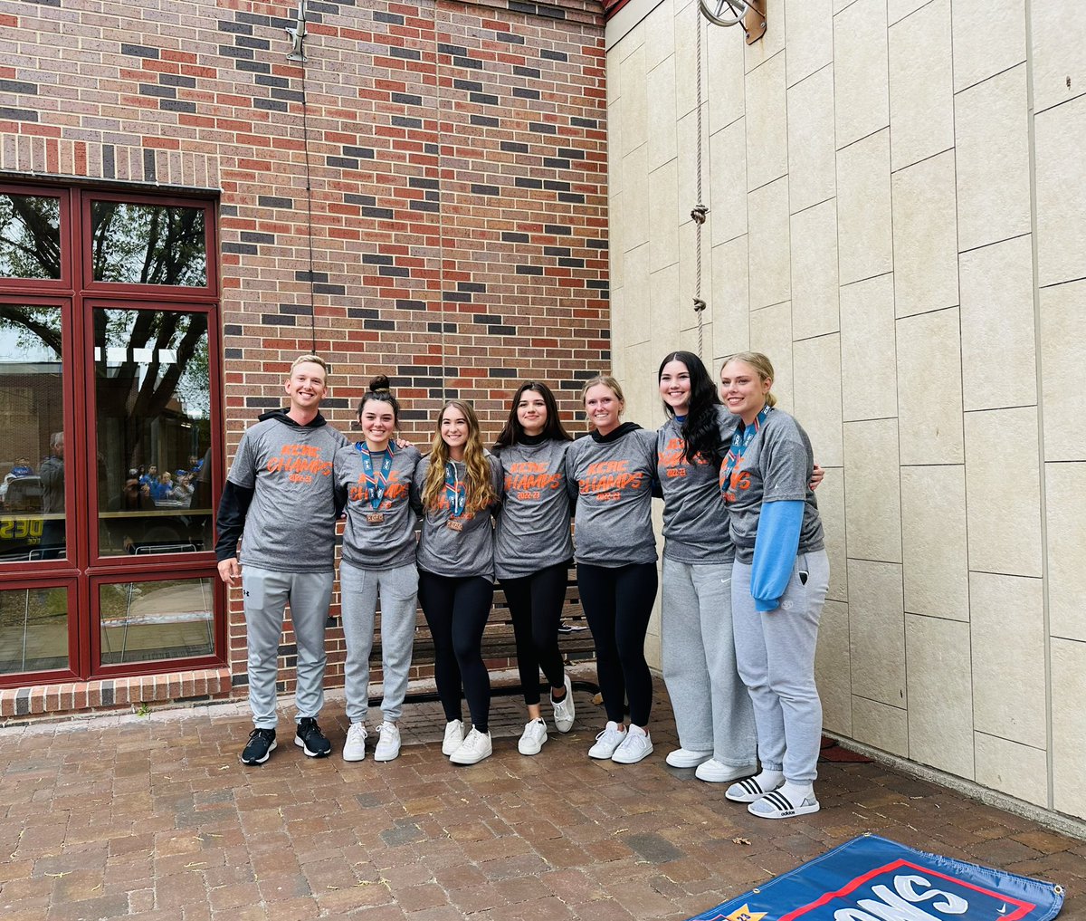 LCMorenoAD's tweet image. Welcome home, champs! Women’s @Swedes_Golf, 2023 KCAC Champions! Ida Lihufvudh, back-to-back individual champion! Four Top 10 finishers earned All-Championship Team. All five golfers finished in the Top 15. Head Coach @zach_able3, KCAC Coach of the Year!