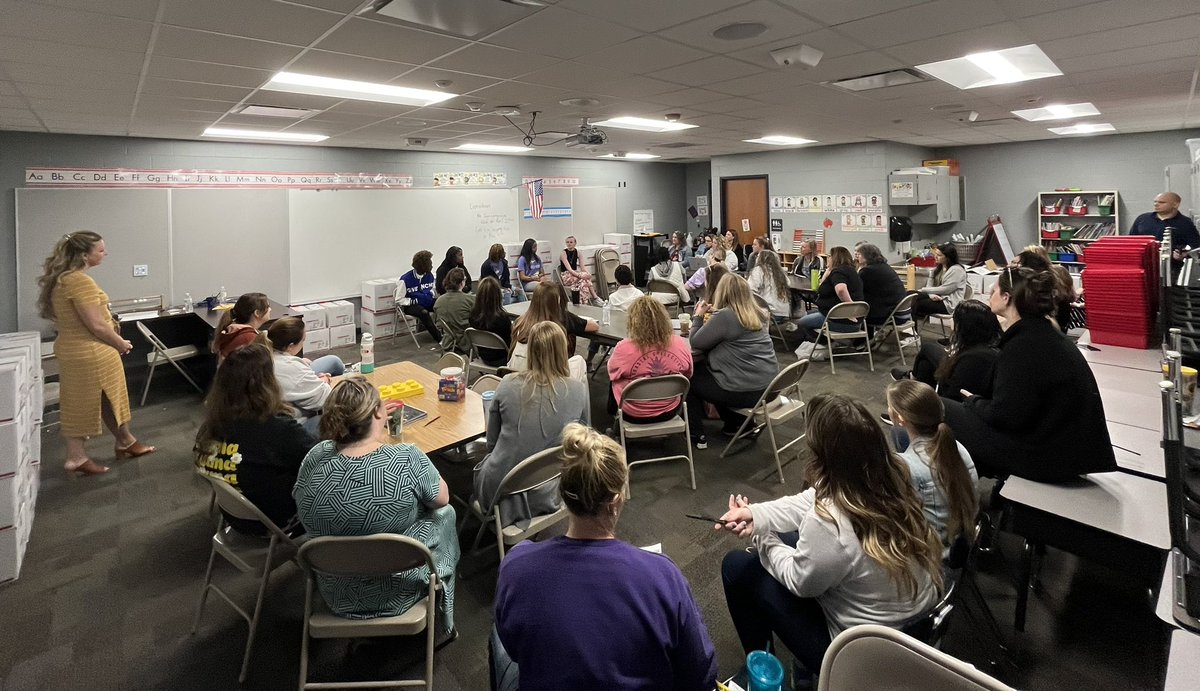 Great opportunity for our students from <a href="/USatBSHS/">US at BSHS</a> and <a href="/bshsalliance/">BSHS GSA 🏳️‍🌈</a> to serve as a diversity panel at <a href="/tuebssd/">Thomas Ultican Wildkittens</a> this morning! Thank you Wildkittens!