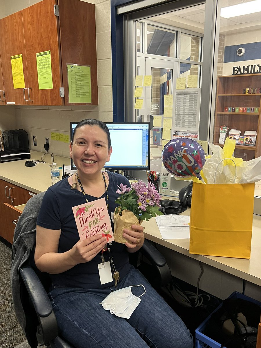 rsmith4_smith's tweet photo. Wishing a very Happy Administrative Professionals' Day to our A-Team @HoylandES! Thank you for your hard work, dedication and positive attitude to keep us soaring everyday!! https://t.co/PrAXbwD5y9