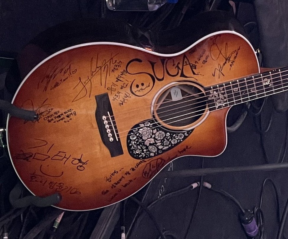 🐨 Safe Tour!! ♡
🐹 Do well and come without getting hurt, I'll watch it on TV ! ੦ᴗ੦
🐿 Yoongi hyung~
I hope you end the tour with great success~
Love u bruh~
🐥 Do well and come -Little Jerry-
🐯 Kim Taehyung  :)
Hwaiting Yoongi♡
🐰 Yoongi Marry Me! Don't get hurt! Hwaiting!