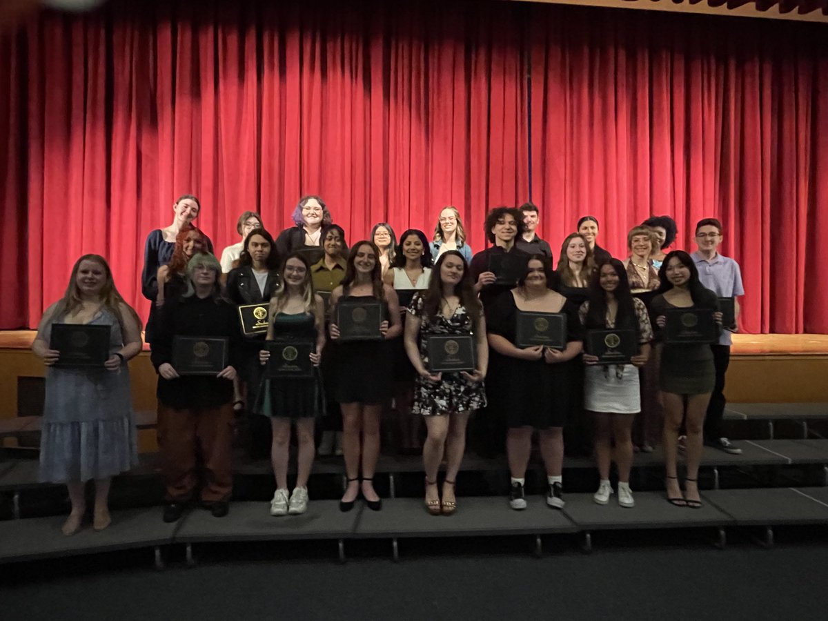 LisaJohnson616's tweet photo. Congratulations to all of our new Math/Science/Art/Business and Career and Technical Honor Society inductees! ⁦@SachemHSNorth⁩ https://t.co/VNnSrJ8Rgz