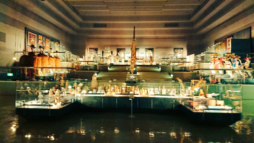 リトルワールド本館は第5室のこころの宇宙(価値)をテーマとした展示が、好きでした。各地の価値観を表す展示が、すごく荘厳で、しばらく佇んでいたい気持ちになりました

https://t.co/i62KZTF9Si https://t.co/CPHTEsBCU0