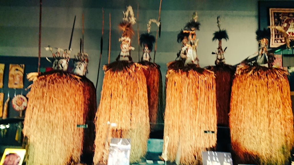 リトルワールド本館は第5室のこころの宇宙(価値)をテーマとした展示が、好きでした。各地の価値観を表す展示が、すごく荘厳で、しばらく佇んでいたい気持ちになりました

https://t.co/i62KZTF9Si https://t.co/CPHTEsBCU0