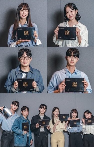 #KingTheLand releases script reading photos of the cast starring #Yoona and #LeeJunHo #GoWonHee #KimGaEun #AhnSeHa #KimJaeWon 🖤

The drama will premiere on June!