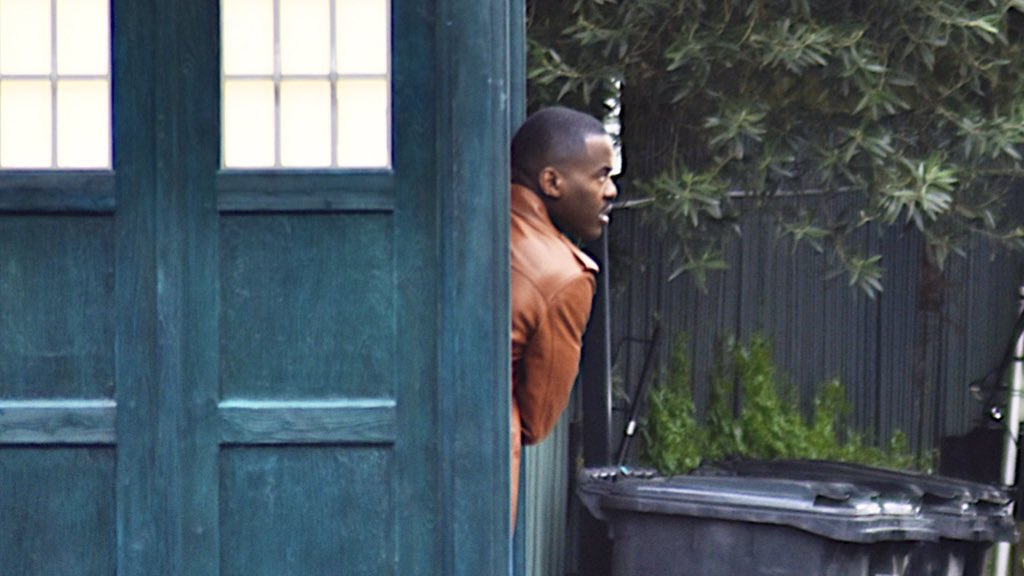 ReactsDoctorWho's tweet photo. When you hear Doctor Who being mentioned in the next room

#ReactsDoctorWho #DoctorWho https://t.co/7iahg19Kra