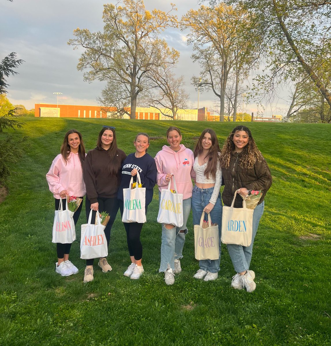 HerCampusPSU's tweet photo. Tonight marks our final meeting for the year! Congratulations to our seniors — thank you for your dedication to our chapter 💞 HCXO, always! https://t.co/nXjfpsZZ4t