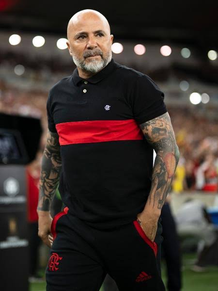 CentralFlaNacao's tweet photo. obrigado sampaoli por fazer o meu flamengo voltar a jogar futebol de verdade!!! https://t.co/d0kAbIEgis