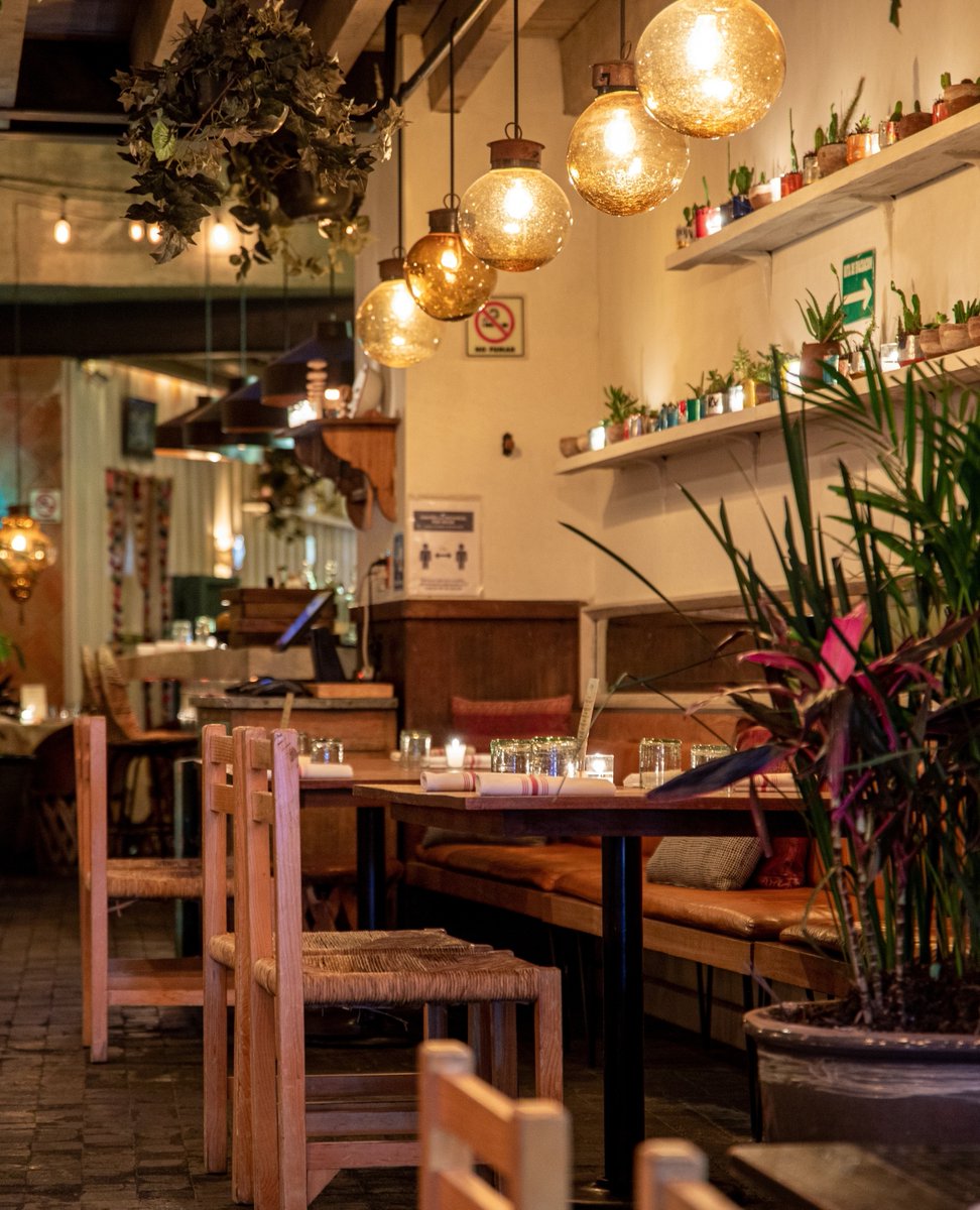 El miércoles está cómo para relajarte en Comedor Jacinta, ya casi se acaba la semana.⁠ #CDMX #Polanco #ComidaMexicana