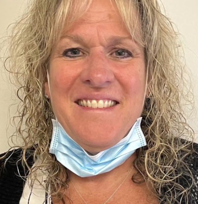 This rock star superstar <a href="/ShawneWright/">shawne wright</a> looks after all of us at King Albert PS. No matter the question, “Mrs Wright will know” is often the answer! We are grateful for her on Administrative Assistants’ Day and every day. #KnightsCode King Albert is our home.