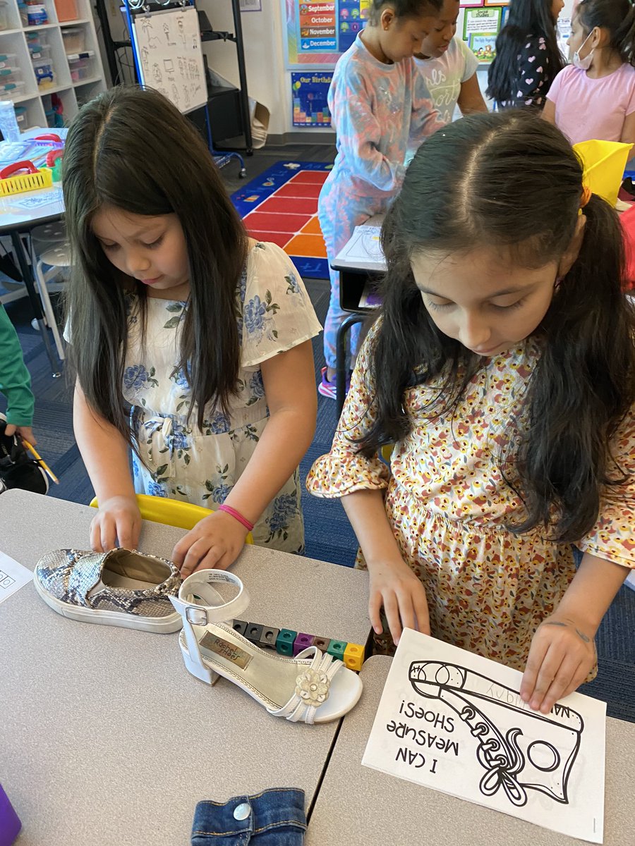 We had lots of fun measuring each other’s shoes this morning 🤩 We discovered that some of their shoes are as long as mine! #connect <a href="/MiniCougars/">MiniCougars</a>