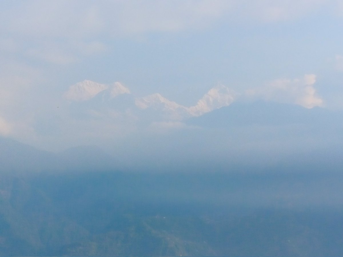 dekhane_mukul's tweet image. #KanchanJunga mountain range .. as seen from the room gallery...
#Pelling
#Sikkim
😎😎😎