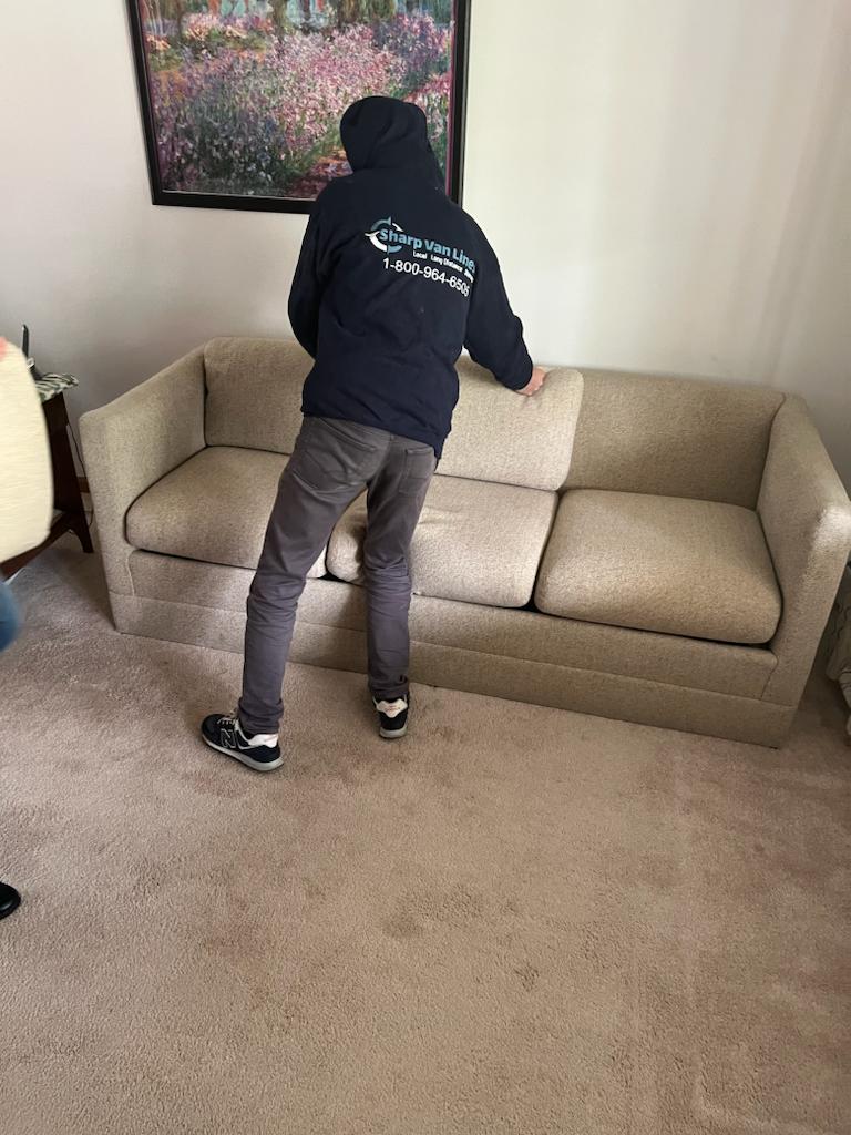 sharpvanlines's tweet image. We’re not just moving your items, we’re moving memories! 🎹🚛
 #SharpVanLines 🏆 #StressFreeMoving  #movingestimates  #movingcompanies  #movingday  #movingandstorage  #whiteglovemovers  #packingservice  #housemove