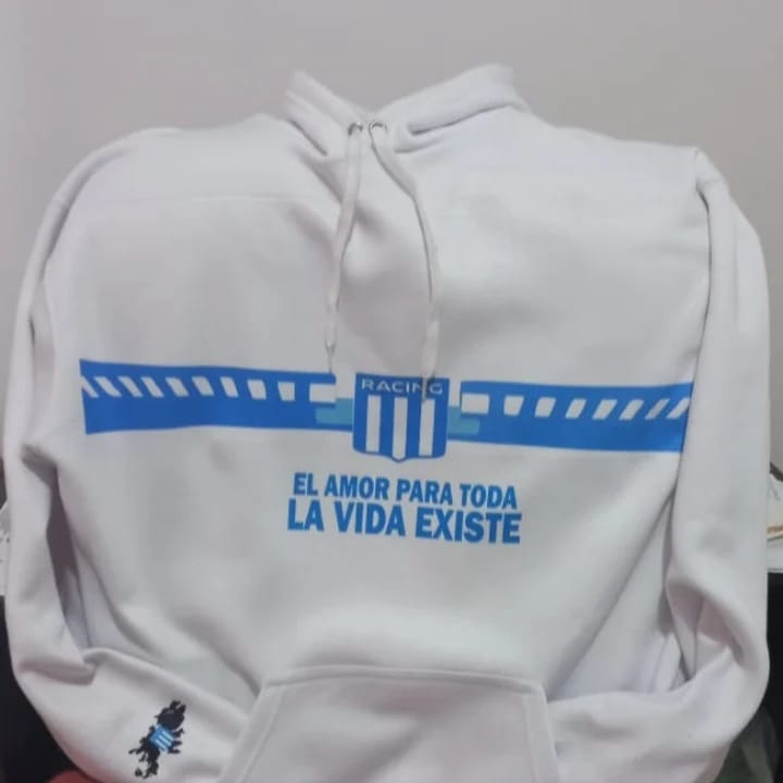 DanielRacing9's tweet photo. Se viene el buzo Academico hay mas modelos ... 
consulta por el tuyo 
super comodos y con toda la pasion 
hacemos envios al interior , dejanos tu consulta !!! https://t.co/eBuUTVjm8K