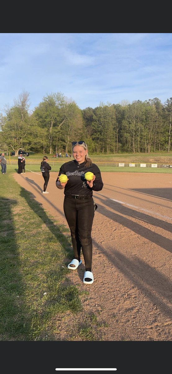 No videos once again haha!!! I hit two homeruns tonight and then was intentionally walked twice. Close game until the last inning, we fell short. Still proud of my teammates🤍🤍