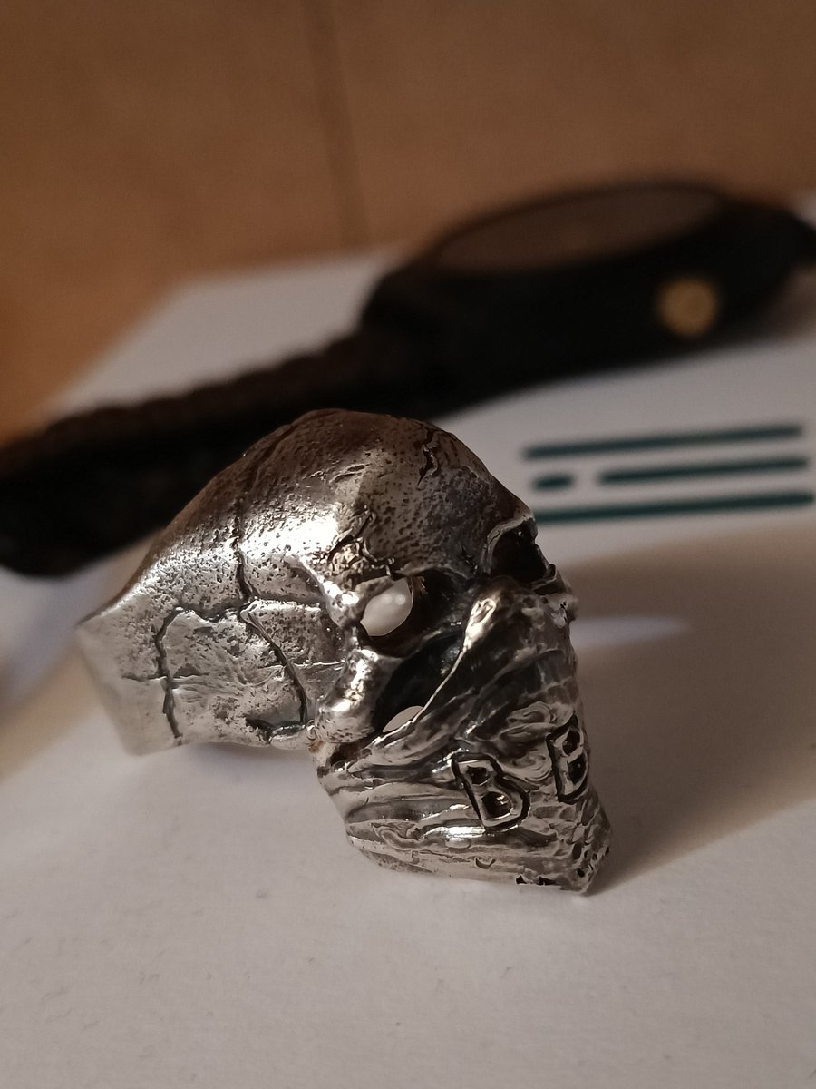 MirkoMoriUV's tweet photo. 特別な贈り物 🔥☠️

https://t.co/W2Nl66xdhS

@KaijuLab_Silver https://t.co/g9fIFsqle1