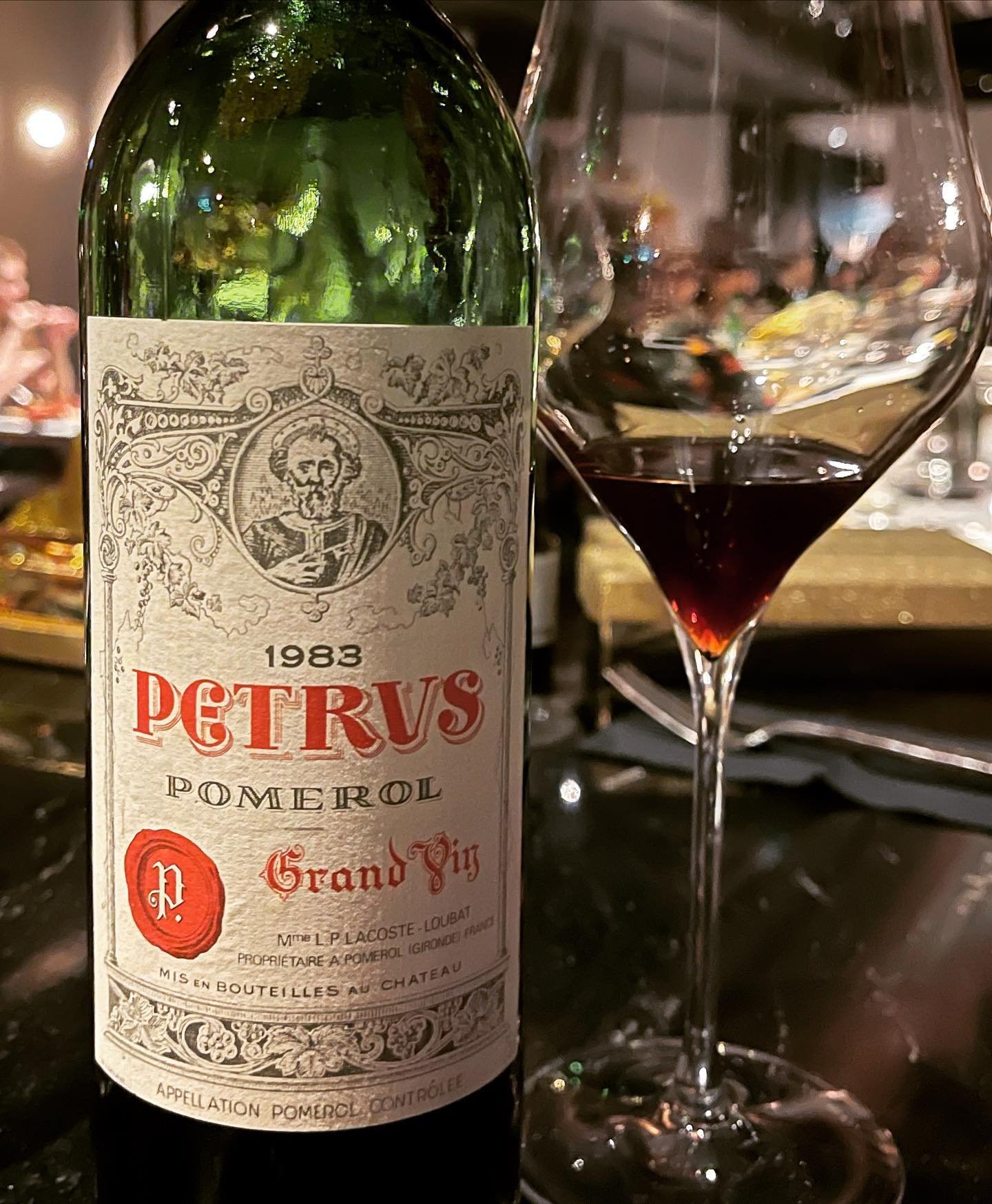 Wine without grapes (Alice9736615000) / Twitter