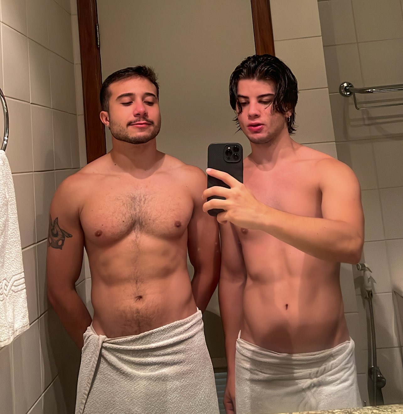 lucas on X: RT @galaquitos: Se tem foto tem vídeo t.coYu01ALBIXC  t.comKflJCTUzC  X