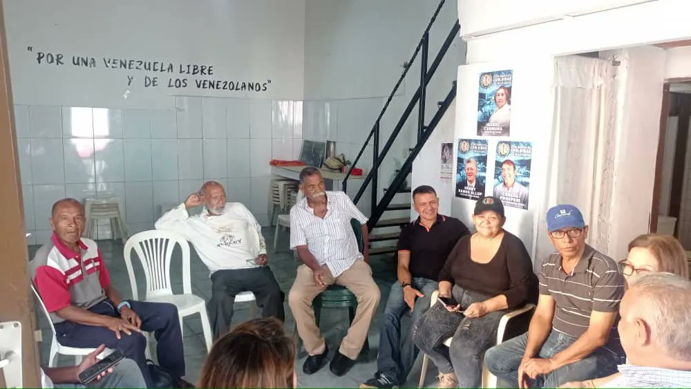 Cheohernandez91's tweet photo. #26Abr Reunidos con los compañeros de la parroquia Bolívar y Ponte Sur, ajustando detalles para nuestra actividad social de este próximo sábado

Está actividad es para fortalecer en el sector el nombre de nuestro candidato @prospericarlos

Si llegará la #ProsperidadParaVenezuela https://t.co/99p85KXc6a