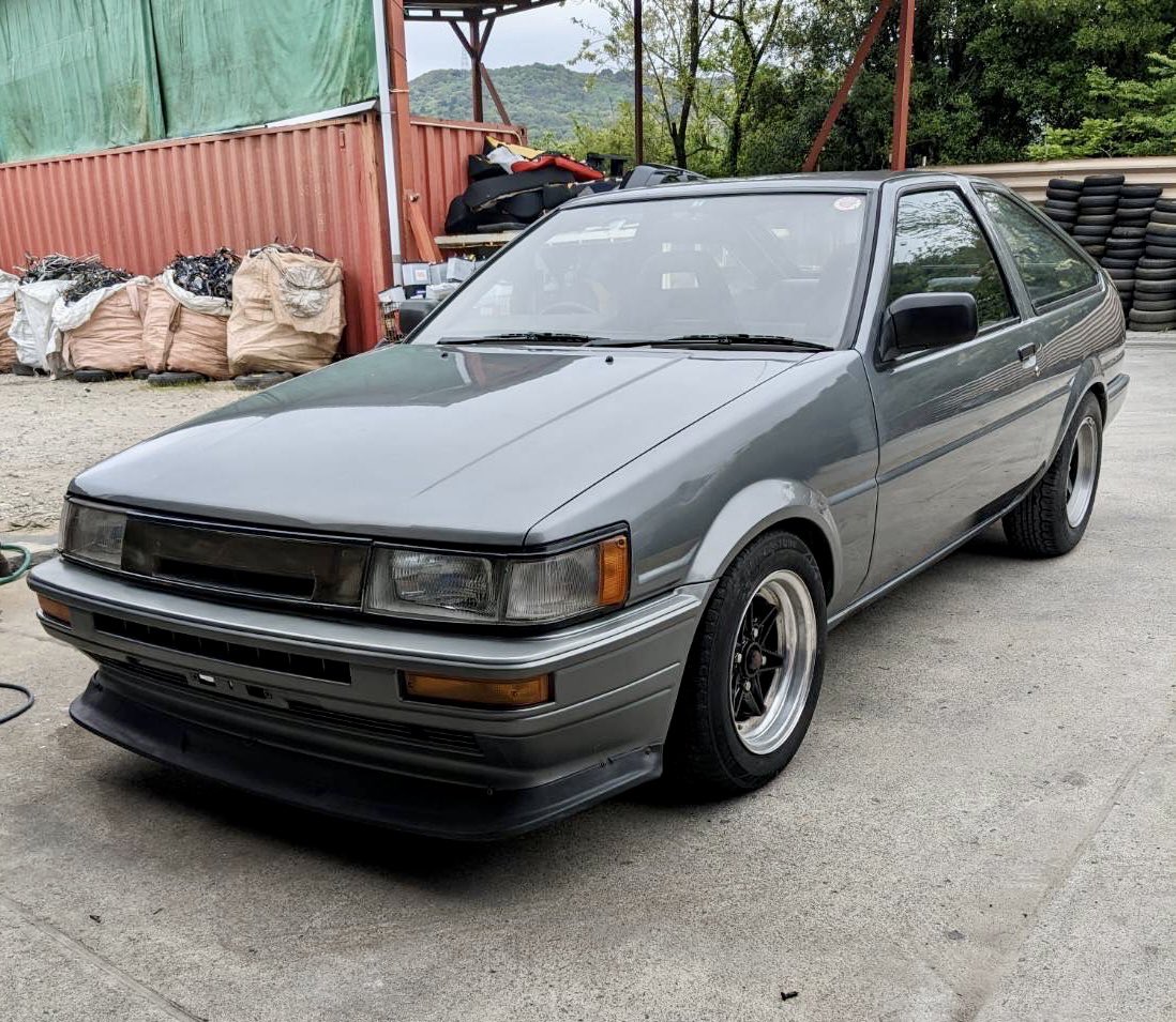 Warraich_Trd's tweet photo. 希少ノーマル　＃昭和61年式　#AE86 #ハチロクレビン　#ハチロクハッチバック　買取ました。車体程度超キレイ😍❣️前オーナー大切に保管していたおかげでこの美しい車体😍　次回　#ヤフオク　出品予定👍 https://t.co/PXT2EHWu8h