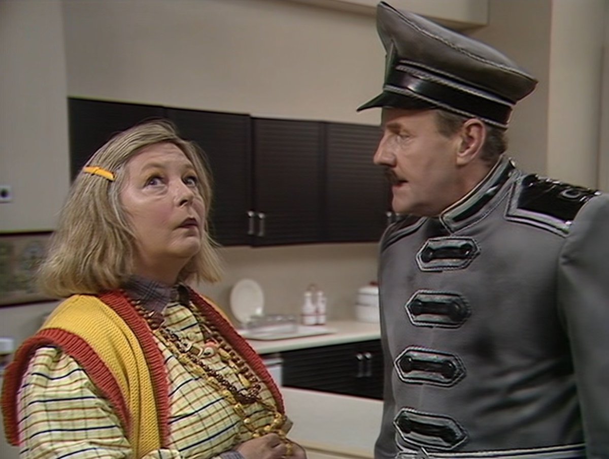 JoeSiegler's tweet photo. #DoctorWhoMarathon Ep 666 - Paradise Towers 3/4 (Serial 7E Story 146) - 19 Oct 1987 #DoctorWho 1/2
#BuildHighForHappiness Well, whoever is in the basement is now going around killing nearly everyone in the towers. The Chief Caretaker ends up being taken over by what is found to