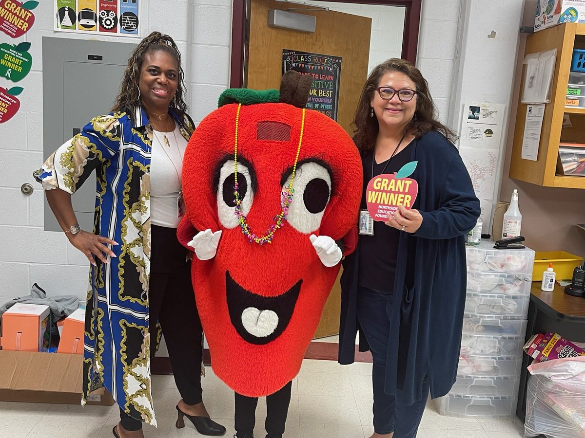 NISDRabaES's tweet image. Congratulations to @GracefulSTEM on being awarded a @nisdnef Resource Grant today!! Raba is very lucky to have you!! #RabaIgnited #RabaRattlers