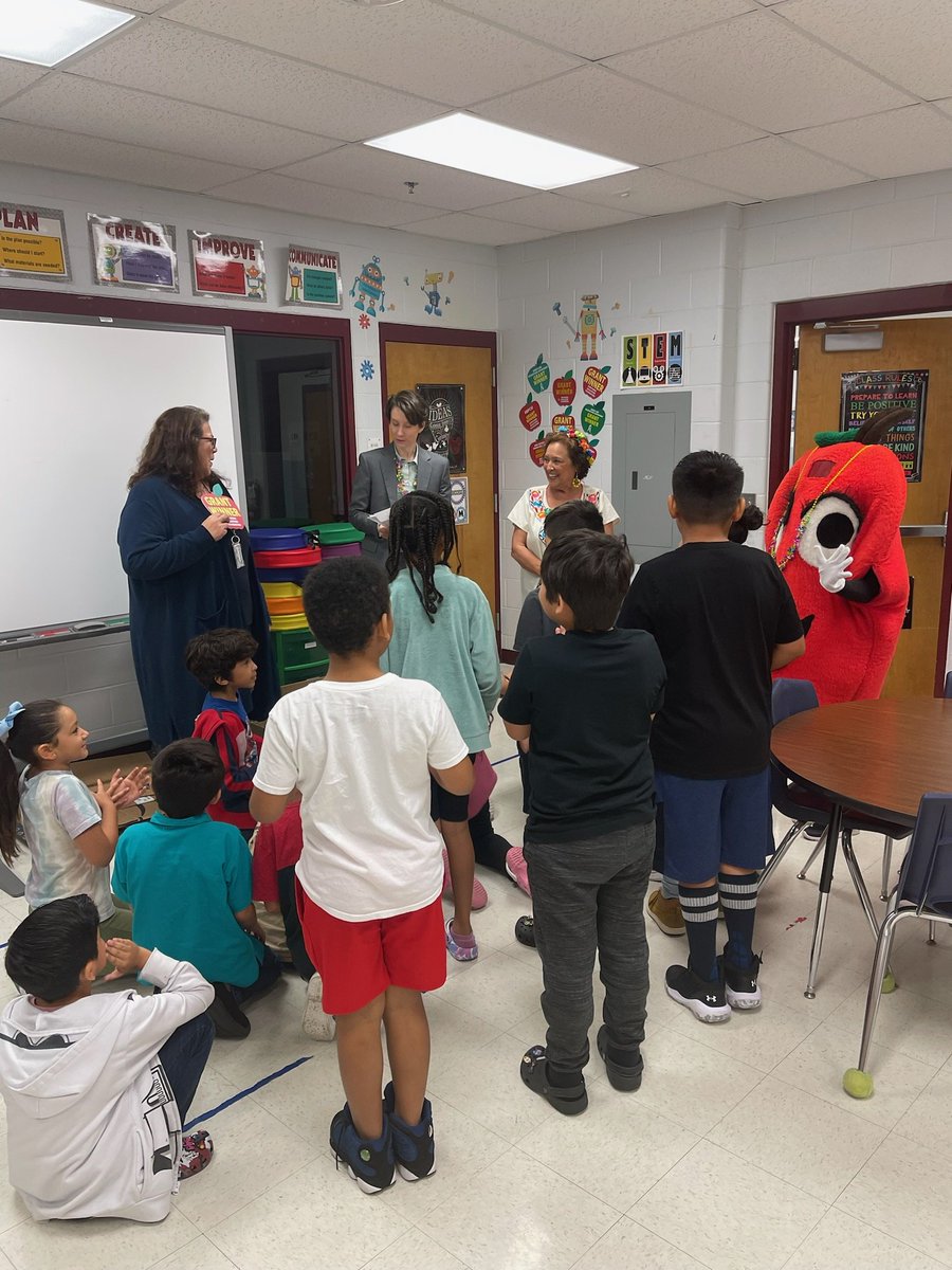 NISDRabaES's tweet image. Congratulations to @GracefulSTEM on being awarded a @nisdnef Resource Grant today!! Raba is very lucky to have you!! #RabaIgnited #RabaRattlers